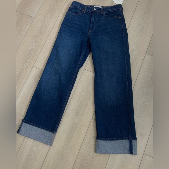 High Rise 90s Relaxed Jean in dark wash with cuff - Picture 4 of 4